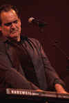 0513_Neal Morse 5-13_323.JPG (992275 bytes)